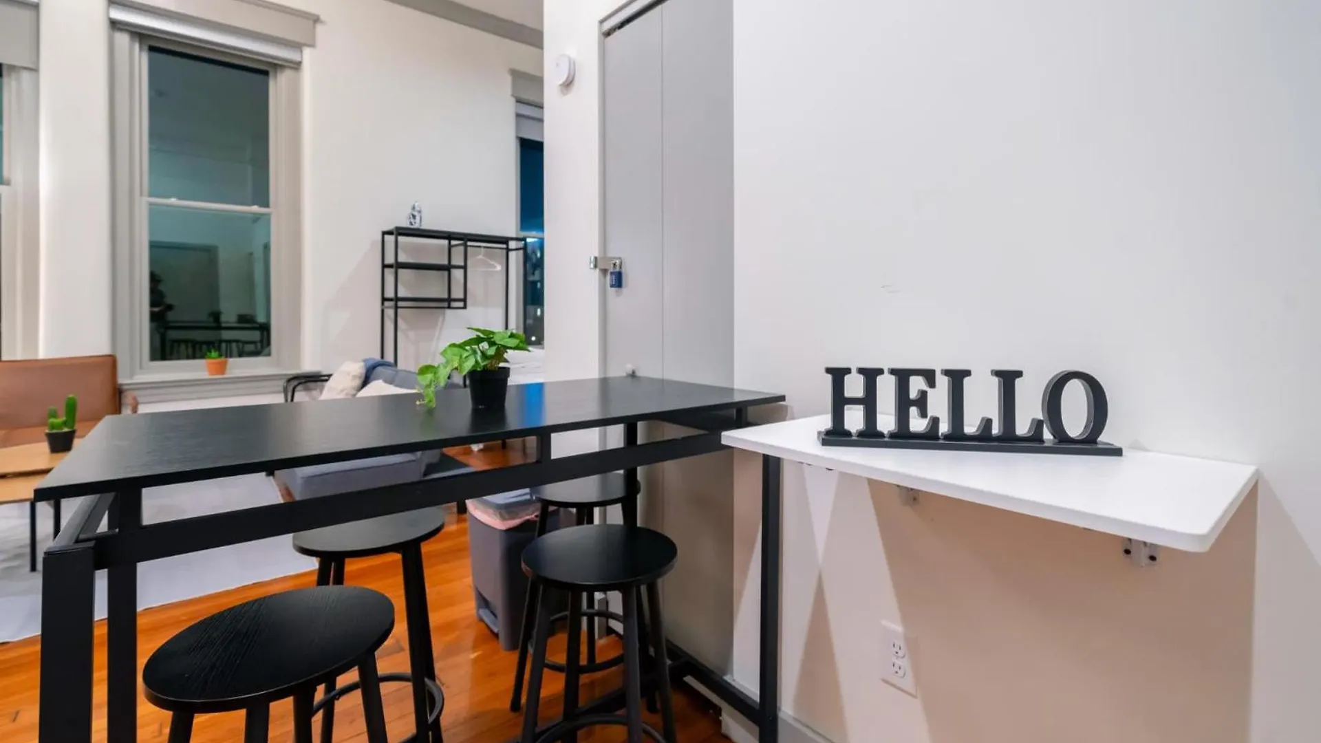 Bright And Modern Studio In Louisville # 406 0*,